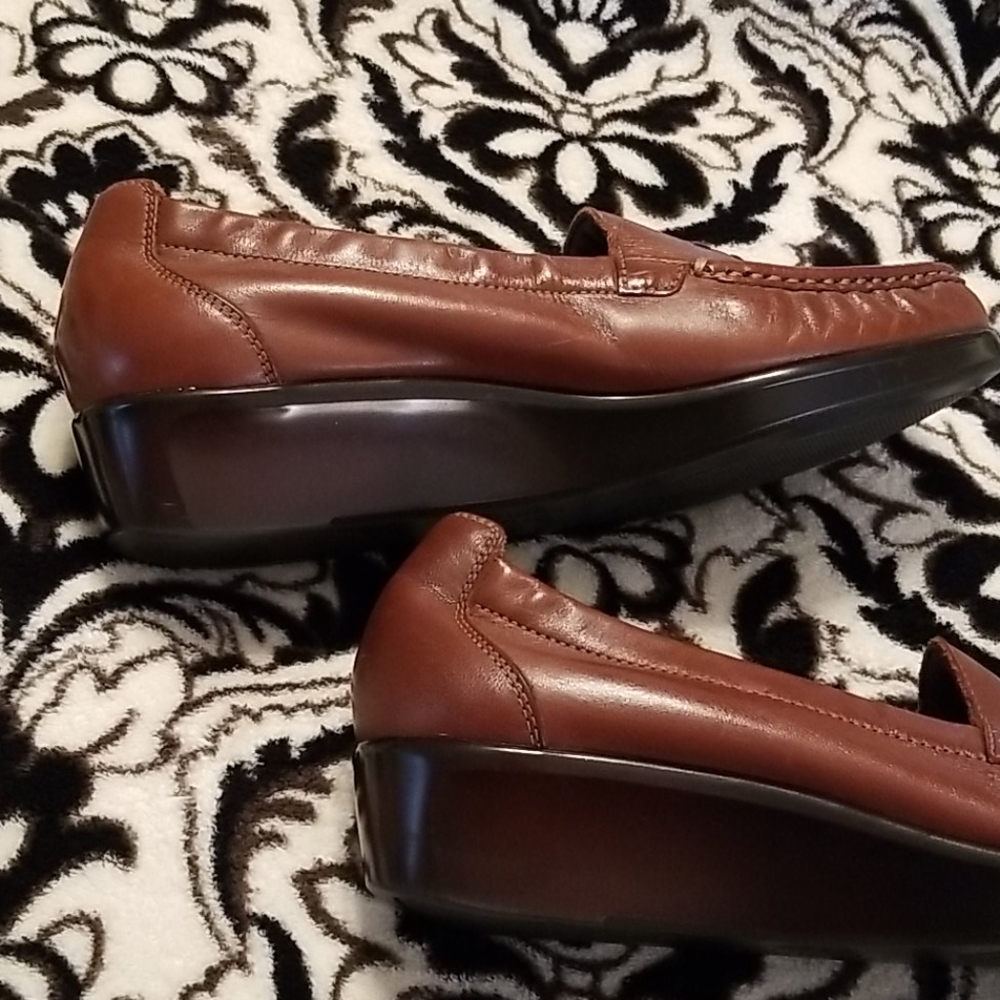 SAS Brown Leather Loafers, Size 8 Narrow - Picture 5 of 6